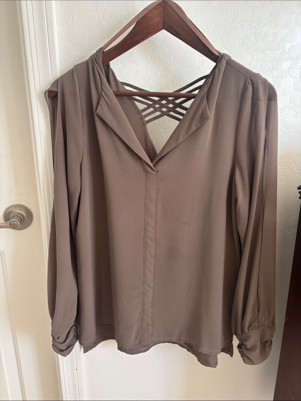 Women's Taupe Long-Sleeve V-Neck Top with Strappy Back